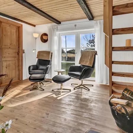 Smukt 2 Etagers Hus I Vrist Sj40 Nyaraló *