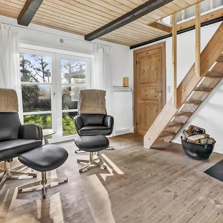 Smukt 2 Etagers Hus I Vrist Sj40 Harboør